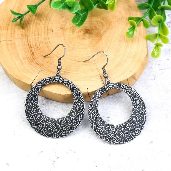 GlitzBlitz Boutique Jewelry - Any 3/$25! Dark Gray Engraved Circular Boho Drop Earrings